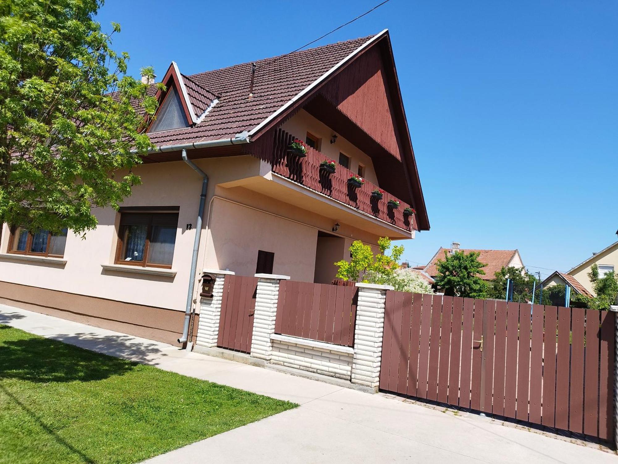 Luna Apartman Gyula Luaran gambar